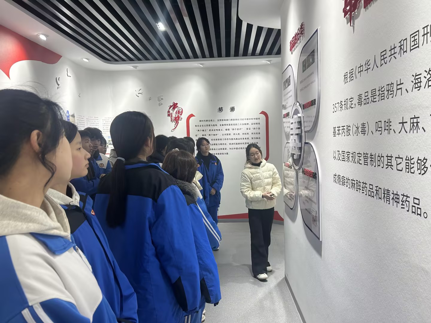 f7dd338135b5fd510b9578e100ce168b_compress